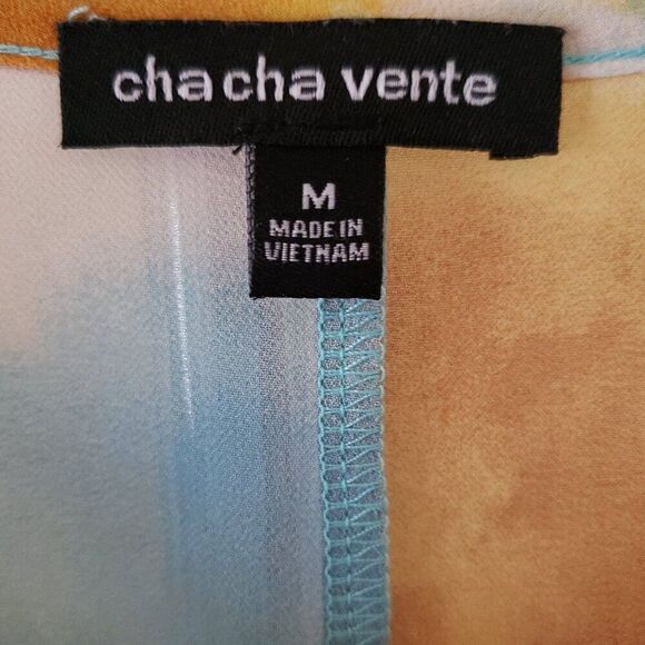 Cha Cha Vente Blue Gold High Lo Swim Coverup - Picture 4 of 4